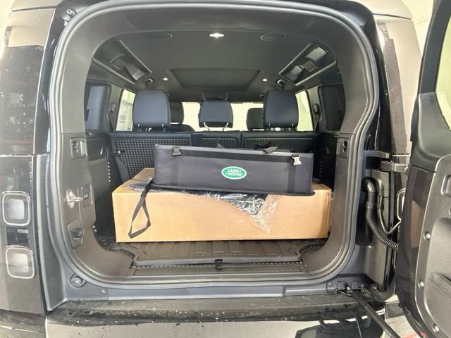 New 2026 Carpathian Grey Land Rover X-Dynamic SE image 28