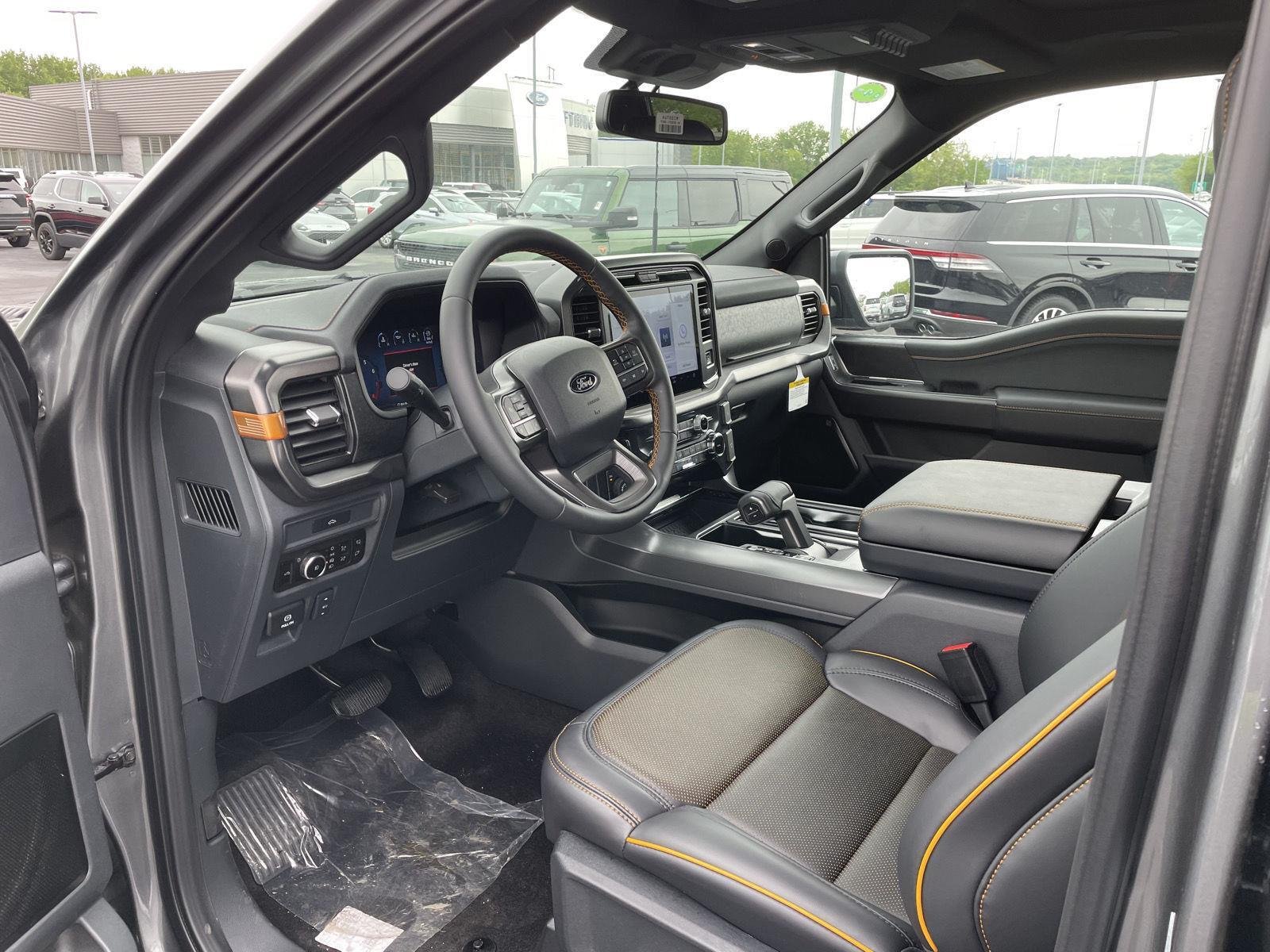 New 2026 Carbonized Gray Metallic Ford Tremor® image 11