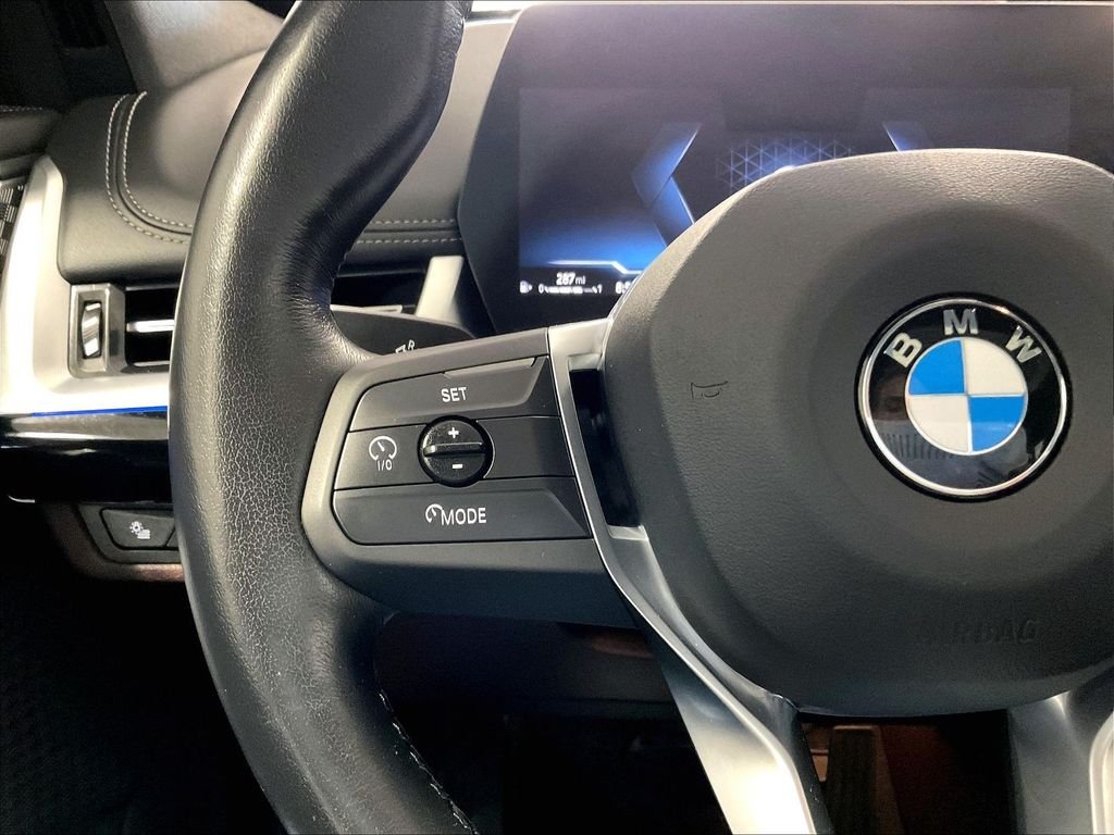 Used 2025 White BMW xDrive28i image 23