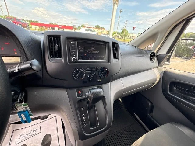 Used 2020 White Nissan S image 17