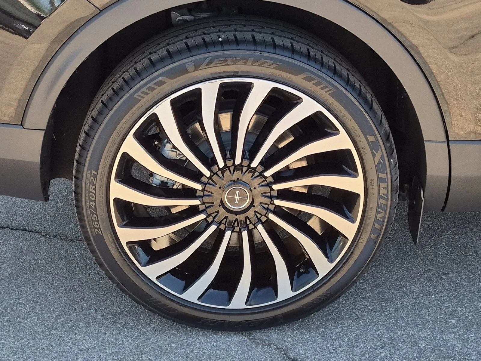 Used 2023 Black Lincoln Black Label image 9