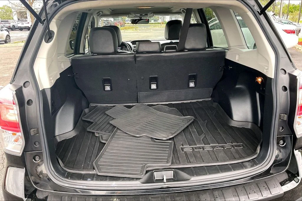 Used 2017 Black Subaru 2.5i Limited image 31