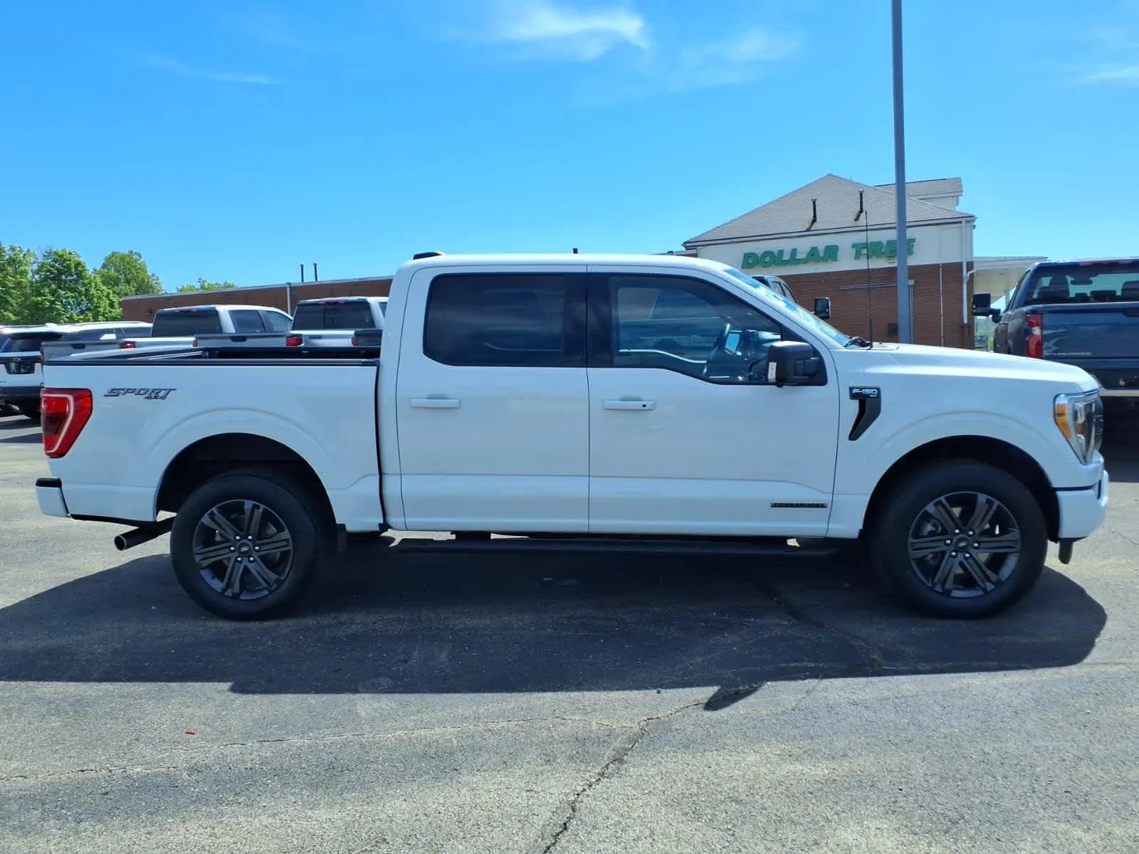 Used 2023 Oxford White Ford XLT image 7