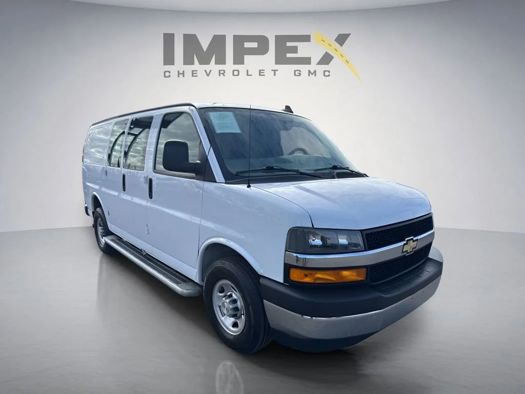 Used 2023 Summit White Chevrolet WT image 8