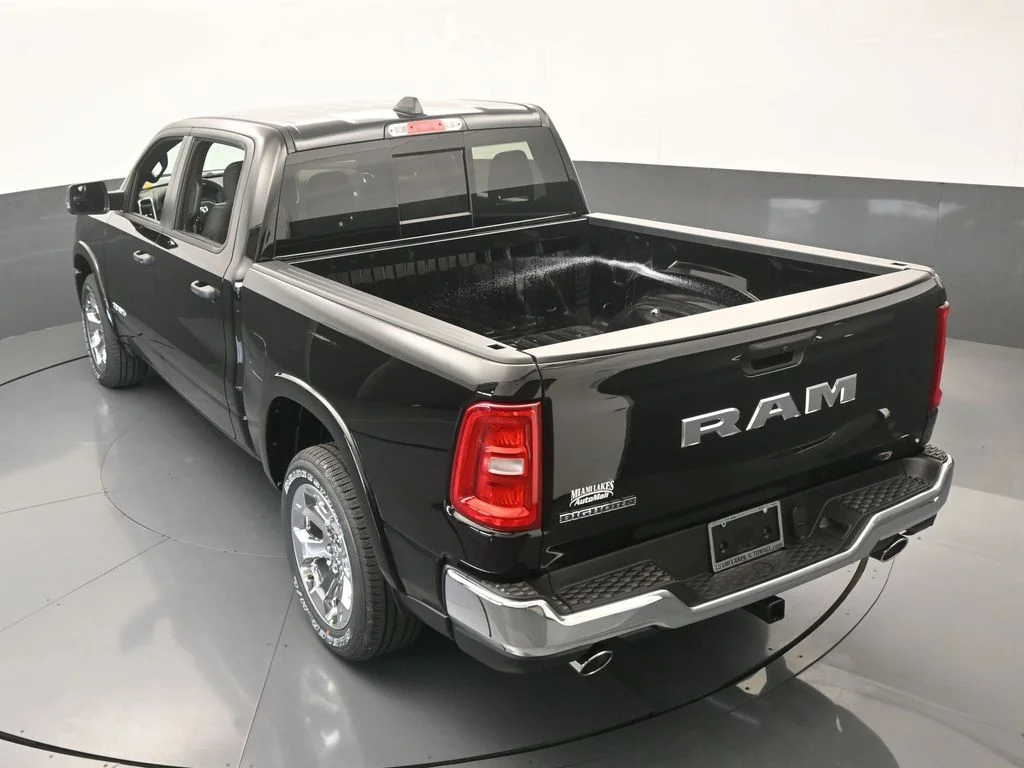 New 2026 Diamond Black Crystal Pearl-Coat Exterior Paint RAM Big Horn/Lone Star image 43