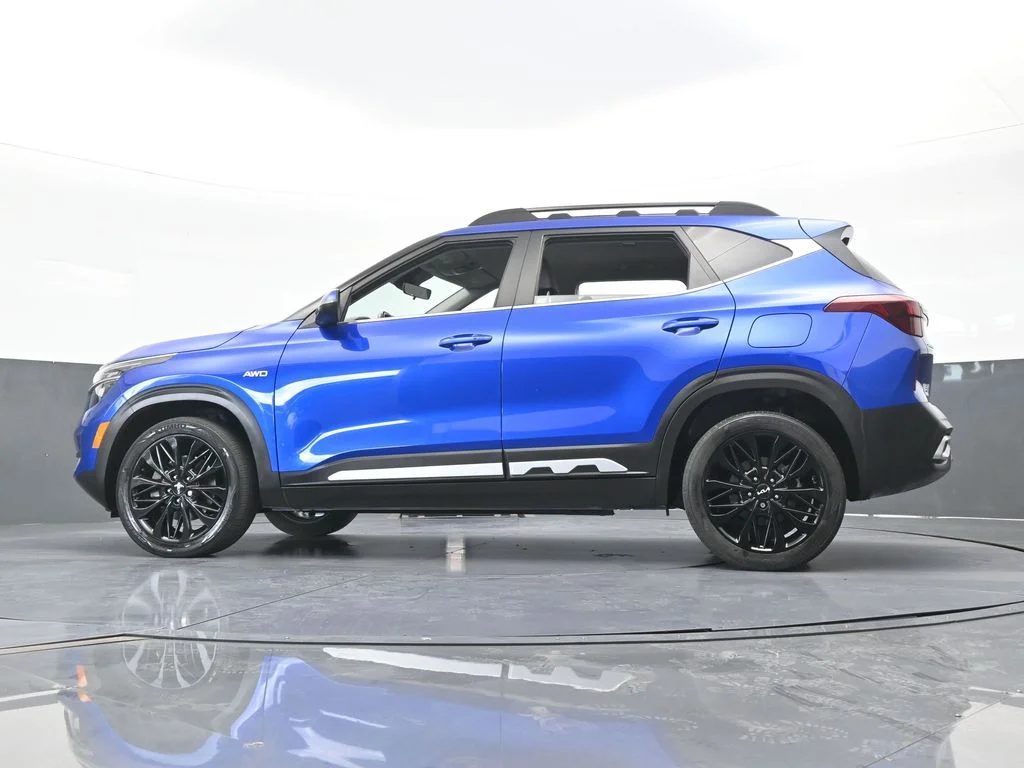 Used 2023 Neptune Blue Kia Nightfall image 55