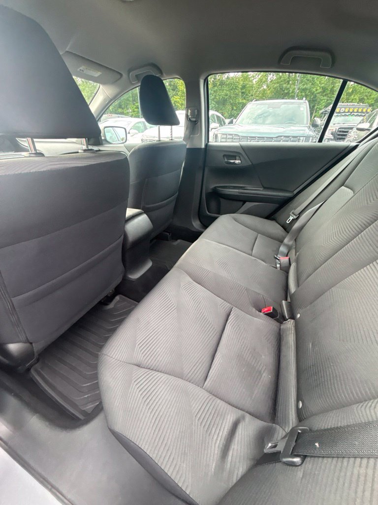 Used 2017 Silver Honda LX image 16