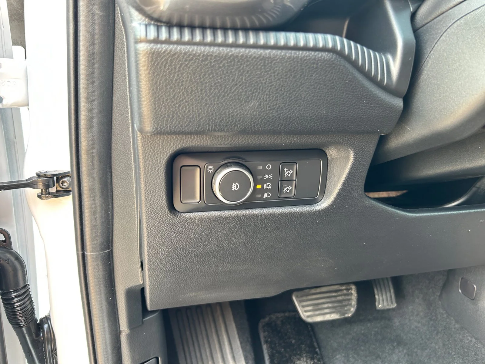 New 2026 Oxford White Ford XLT image 15