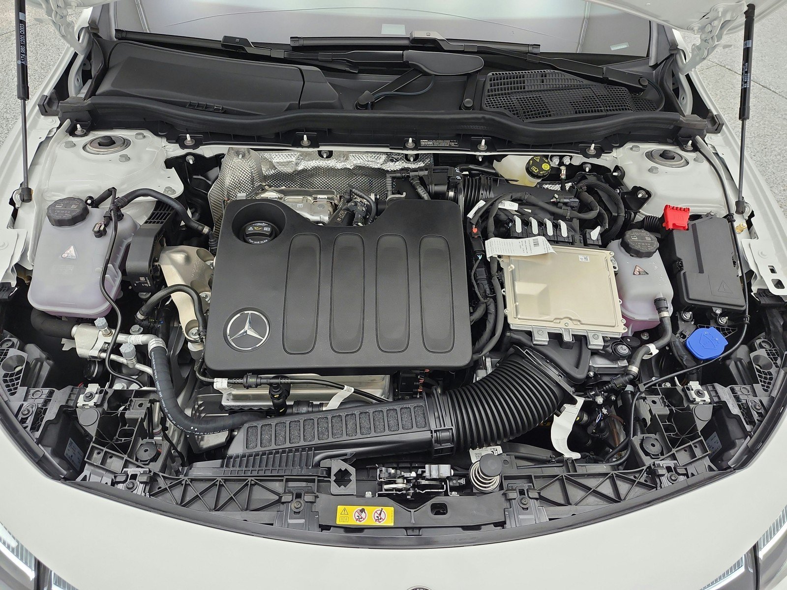 New 2027 Polar White Mercedes-Benz CLA 220 Hybrid image 33