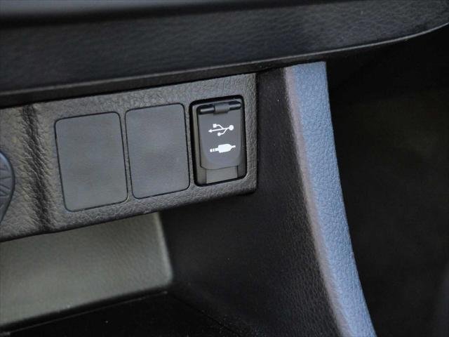 Certified Used 2016 BLACK SAND PEARL Toyota  image 31