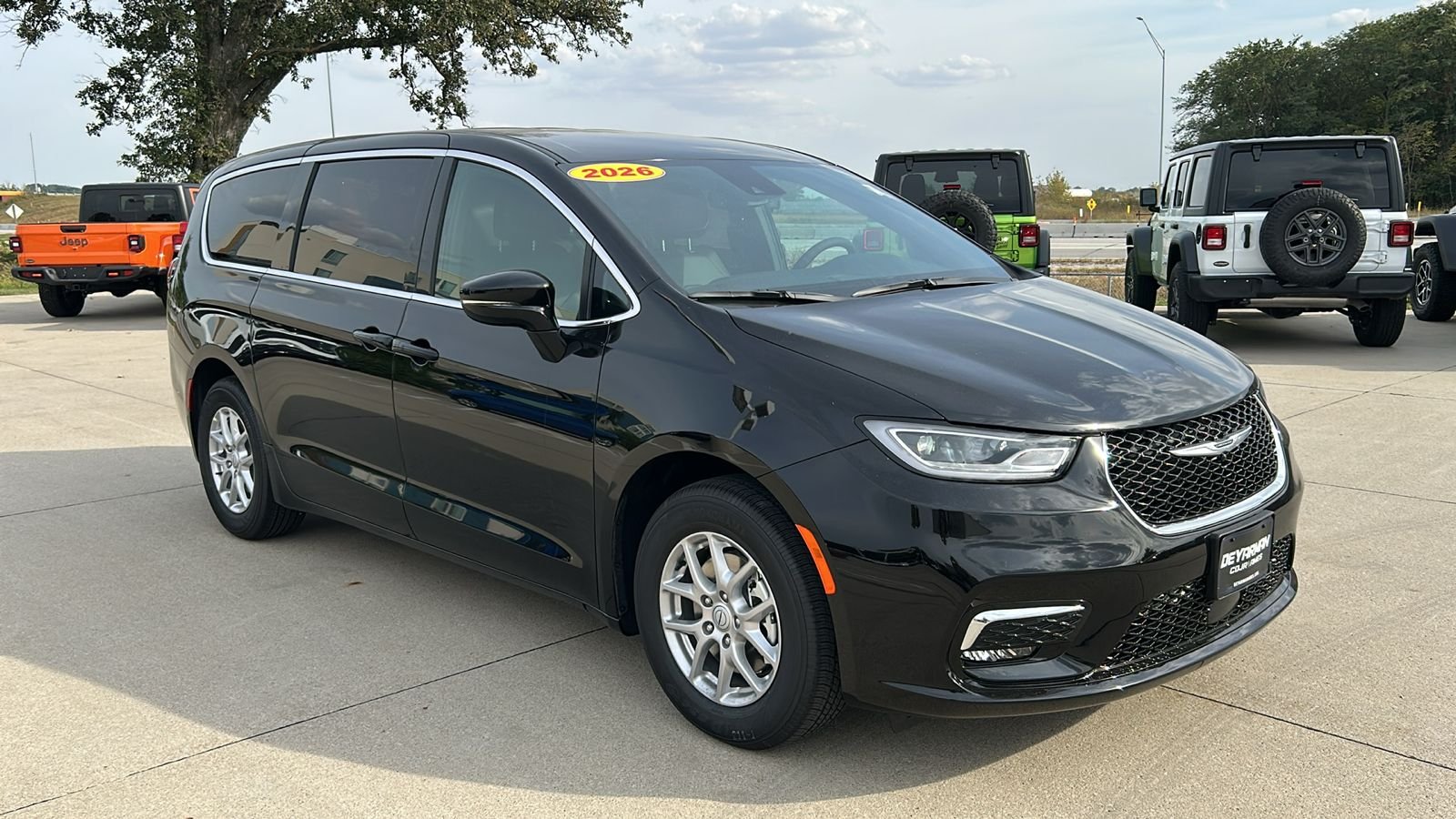 2026 Chrysler Pacifica Select