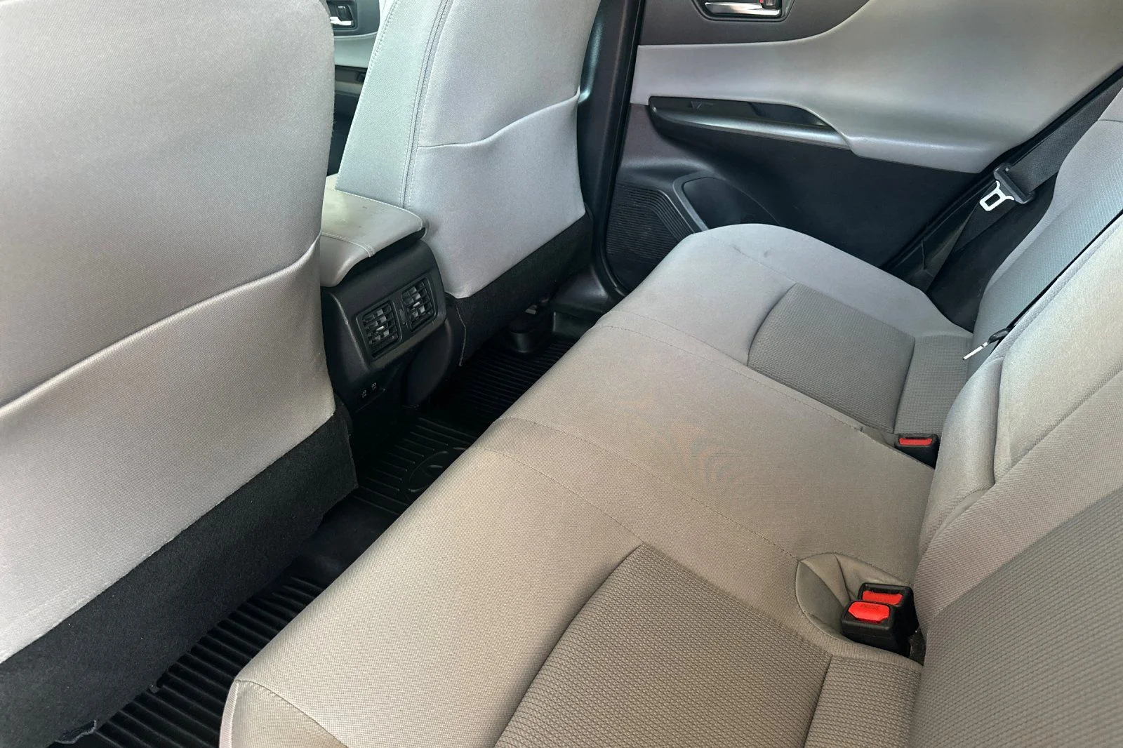 Used 2022 White Toyota LE image 7