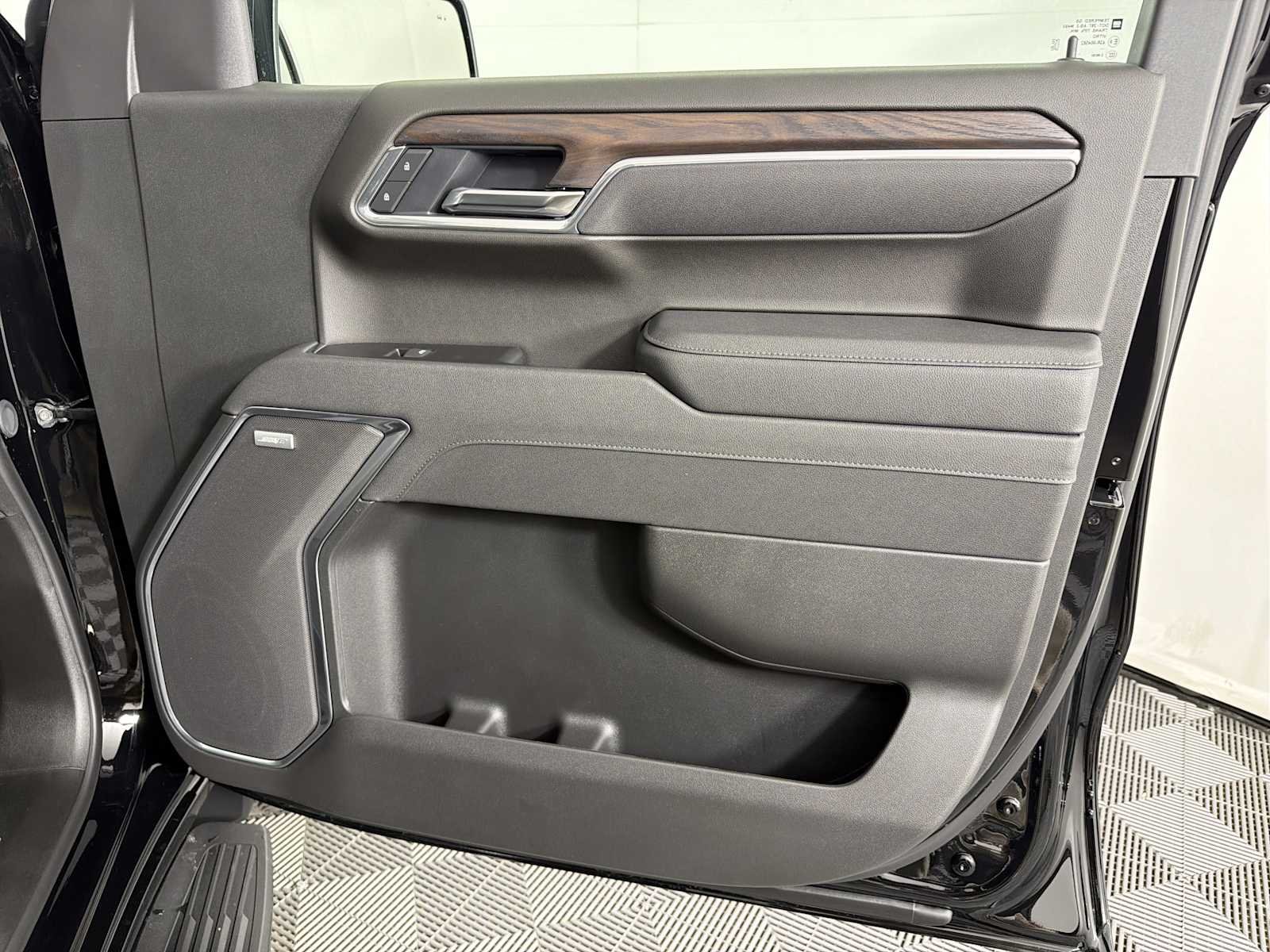 2026 GMC Sierra 1500 SLT - Photo 12