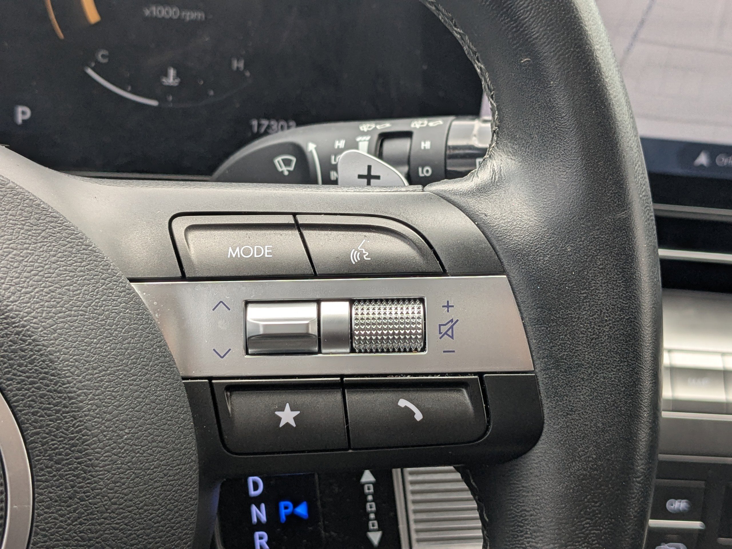 Used 2025 Abyss Black Pearl Hyundai SEL Convenience image 31