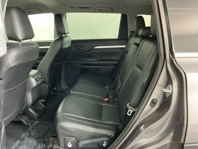 Used 2017 Gray Toyota LE Plus image 25
