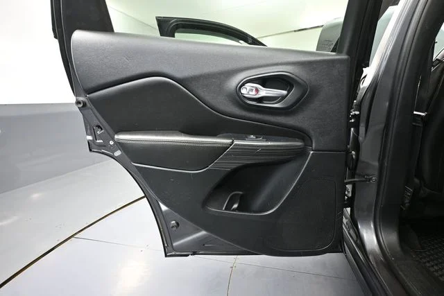 Used 2016 Gray Jeep Latitude image 33