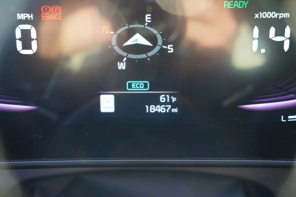 Used 2025 Snow White Pearl Kia EX image 34