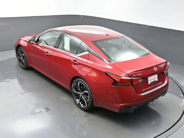 Used 2023 Red Nissan 2.5 SR image 40