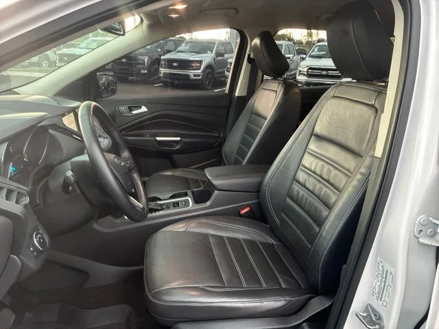 Used 2019 White Platinum Tri-Coat Metallic Ford Titanium image 15