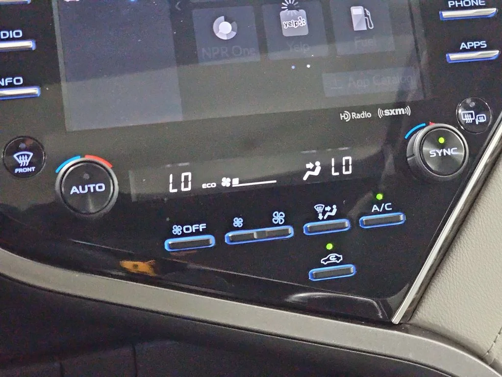 Used 2018 Brown Toyota XLE image 26