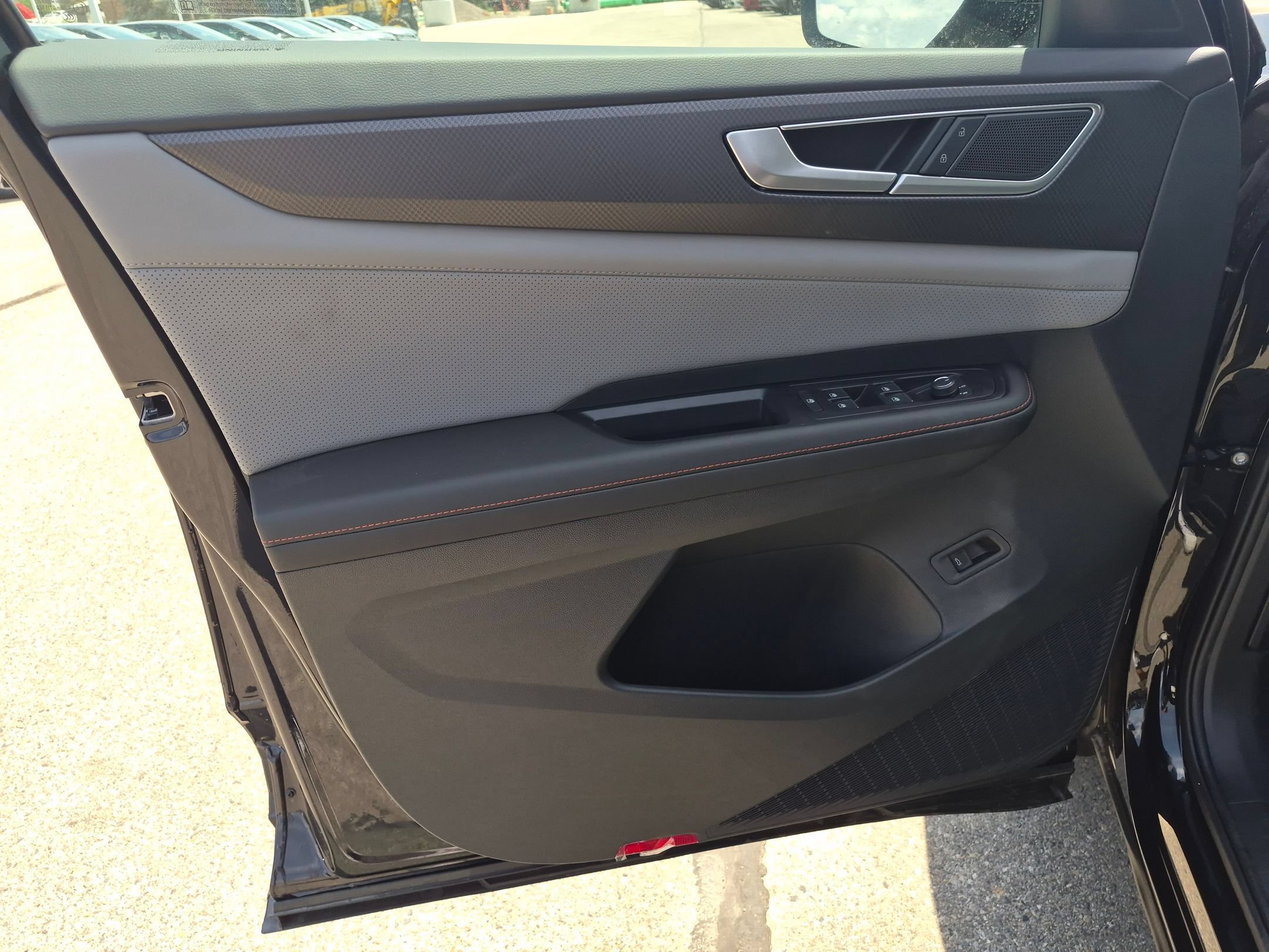 New 2026 Deep Black Pearl Volkswagen 2.0T Peak Edition image 12