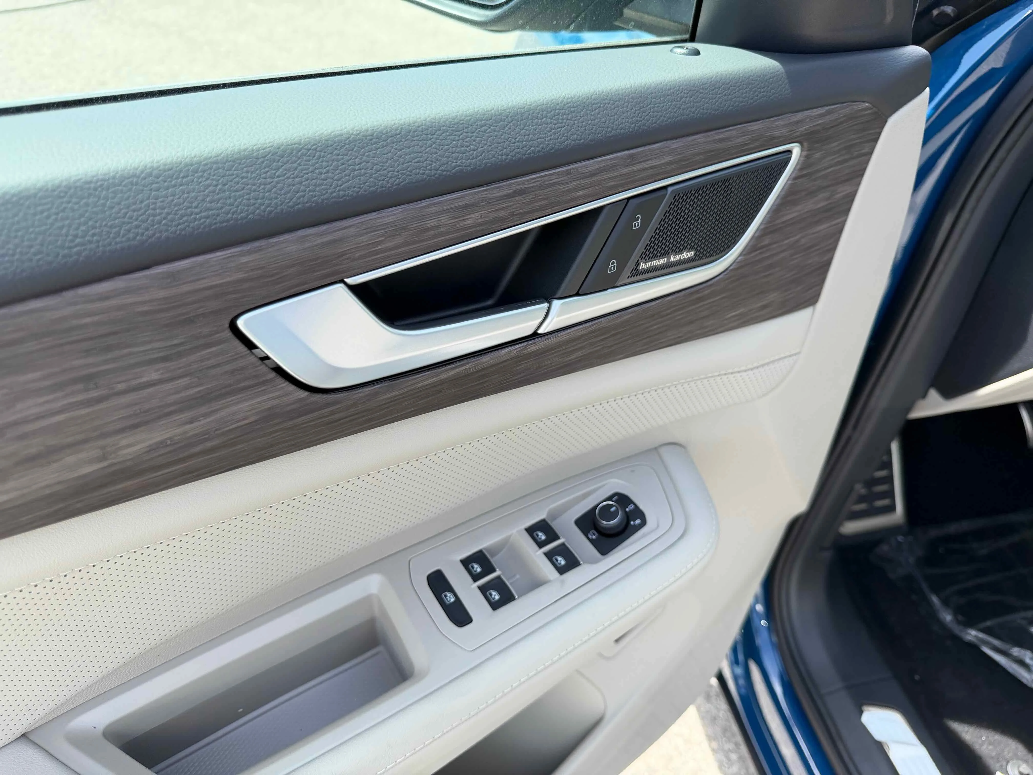 New 2026 Blue Volkswagen 2.0T SEL Premium R-Line image 15