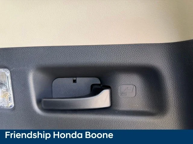 Used 2019 White Honda EX image 42