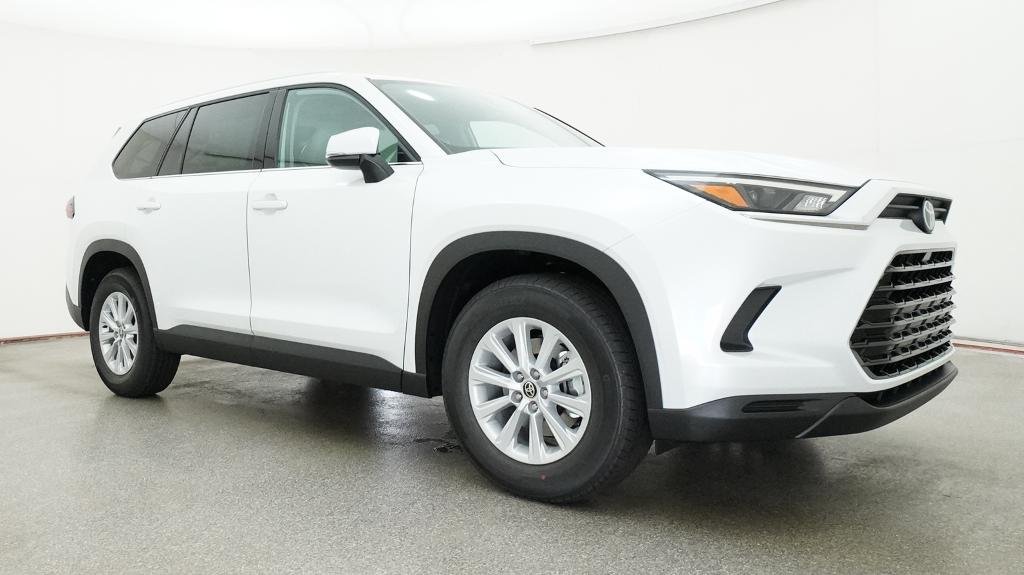New 2026 Wind Chill Pearl Toyota Hybrid XLE image 9