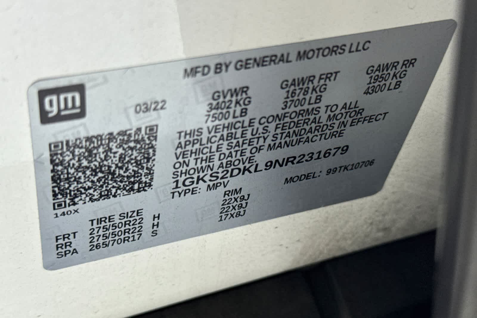 Used 2022 White Frost Tricoat GMC Denali image 38