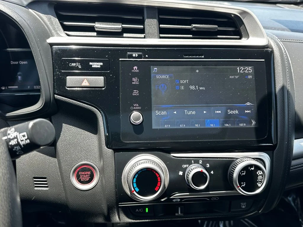 Used 2018 Silver Honda EX image 29