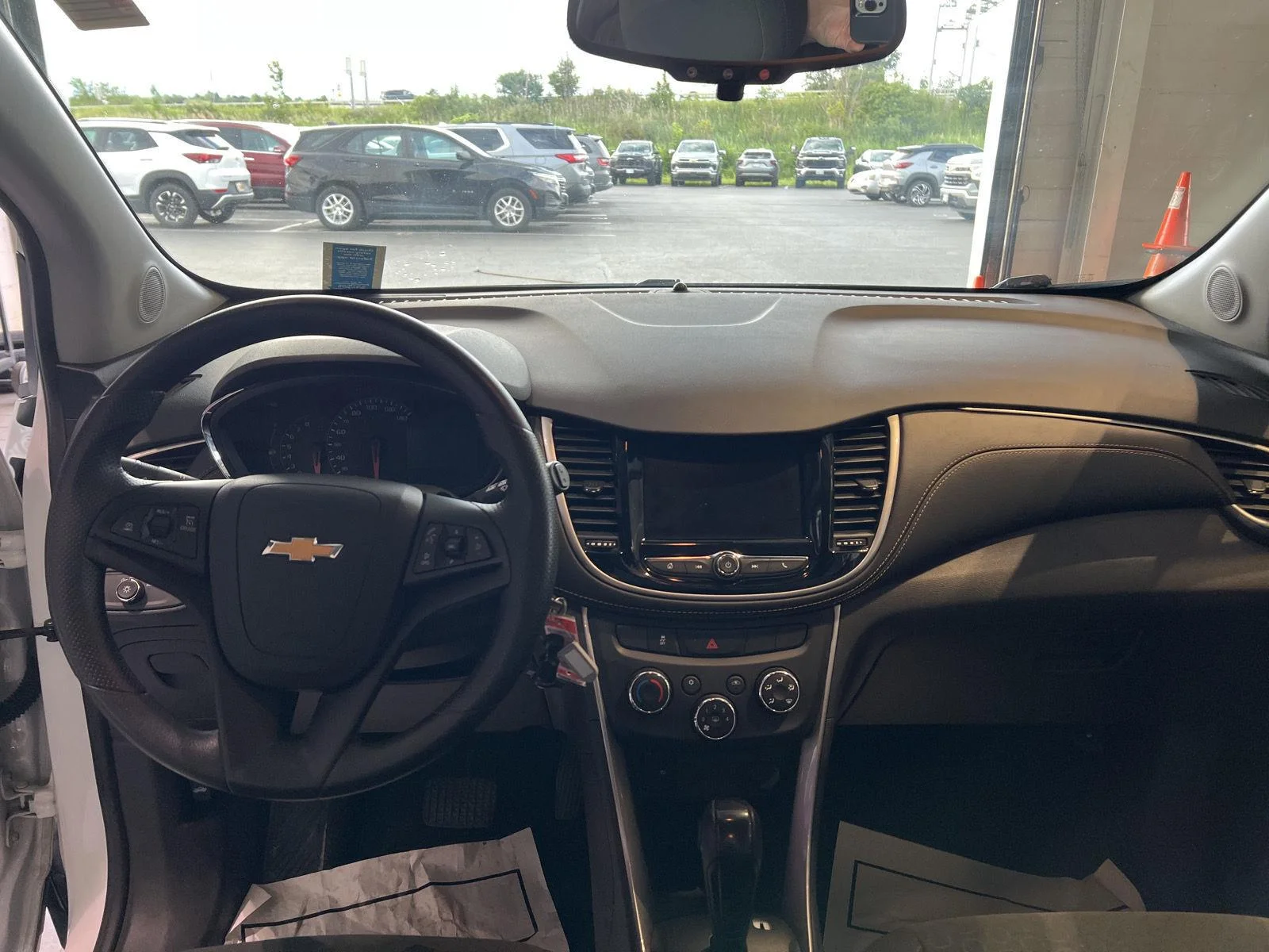 Used 2020 Summit White Chevrolet LS image 35