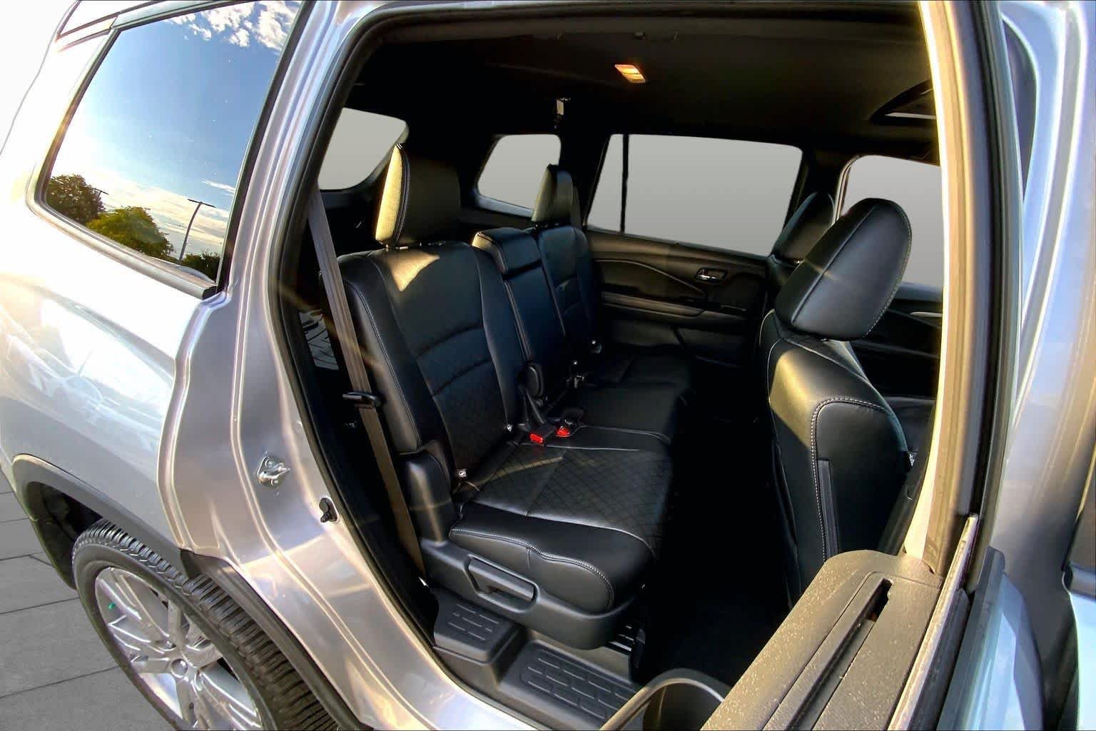 Used 2019 Lunar Silver Metallic Honda EX-L image 20
