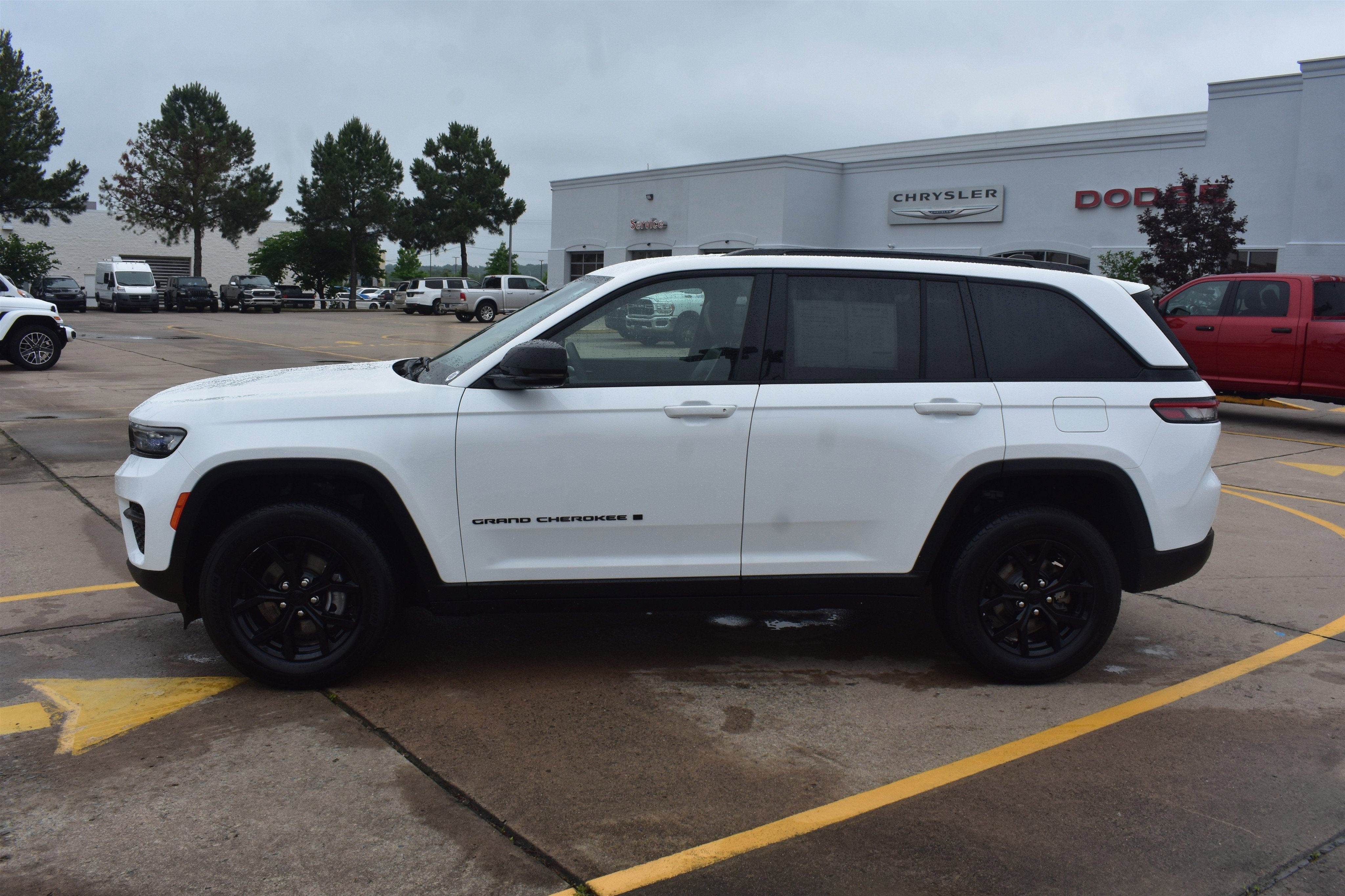 Used 2024 Bright White Clearcoat Jeep Altitude image 9