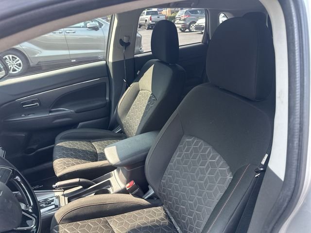 Used 2023  Mitsubishi 2.0 LE image 15