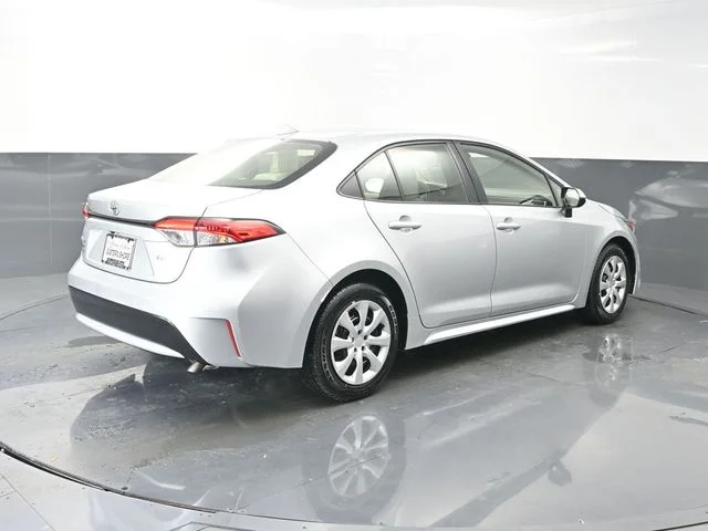 Used 2022 Silver Toyota LE image 7