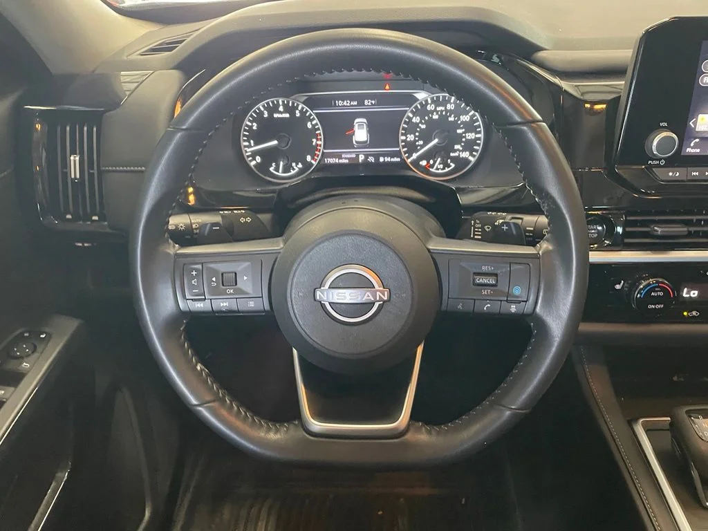 Used 2025 Gray Nissan SV image 13
