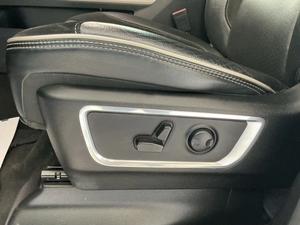 Used 2024 Bright White Clearcoat Ram Laramie image 15