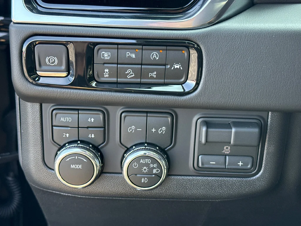 2026 GMC Yukon XL Denali - Photo 19
