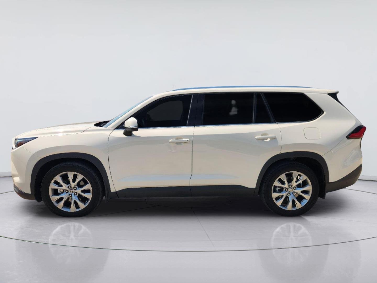 2024 Toyota Grand Highlander photo 4 of 32