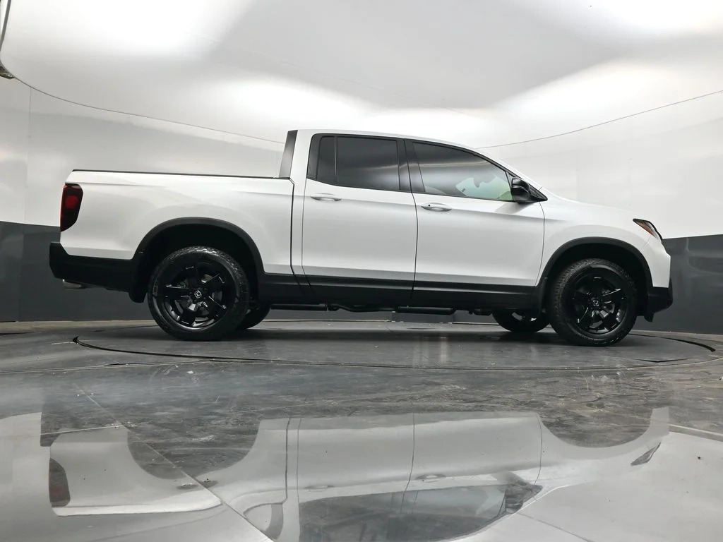 New 2026 Platinum White Pearl Honda Black Edition image 33