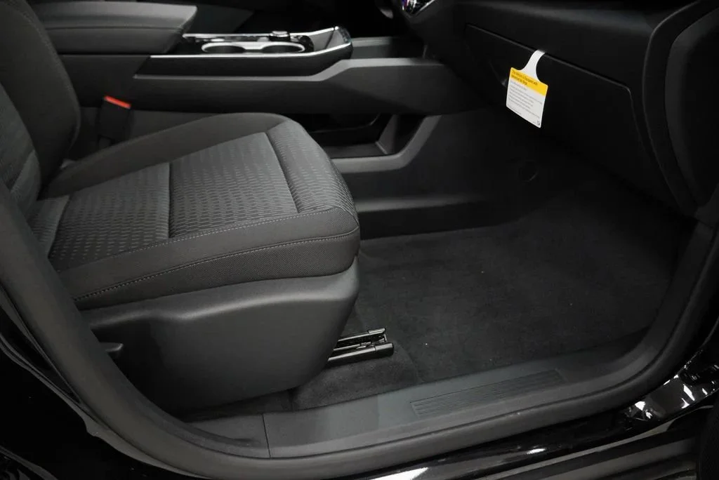 New 2027 Mosaic Black Metallic Chevrolet LT image 12