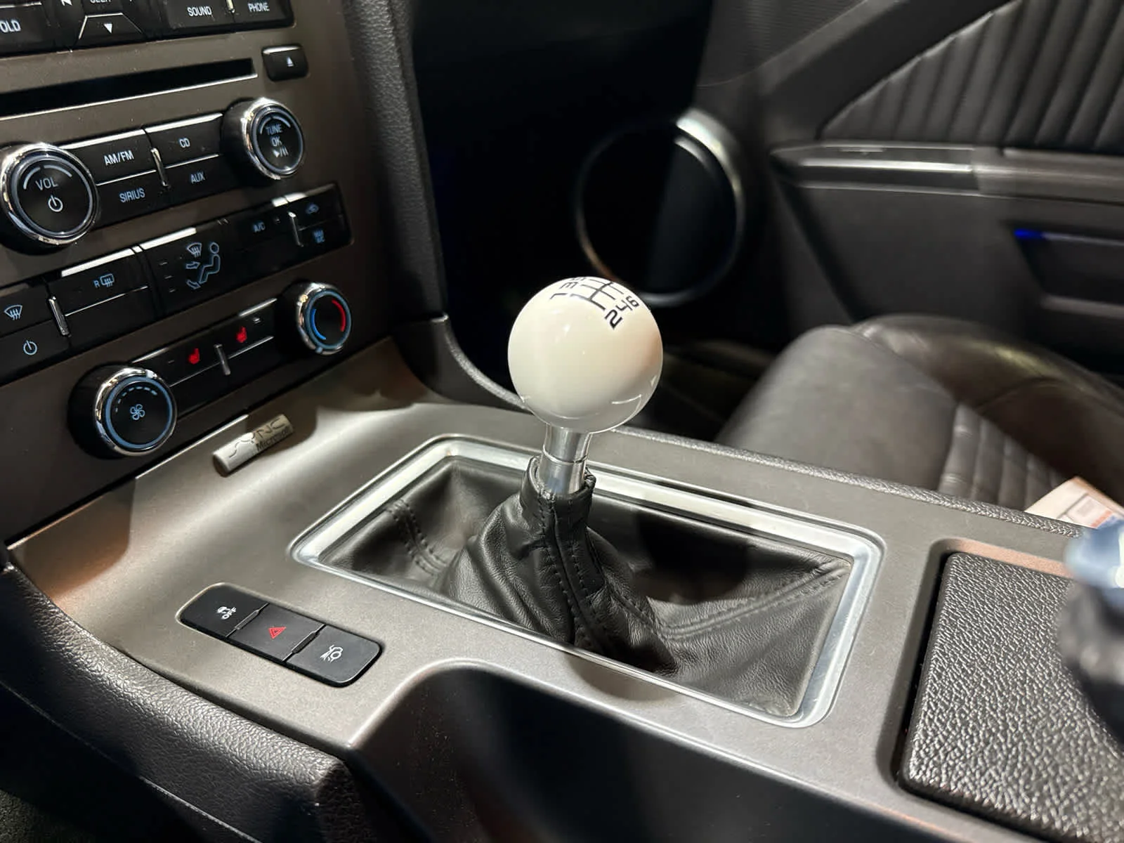 Used 2014 Silver Ford Shelby GT500 image 17