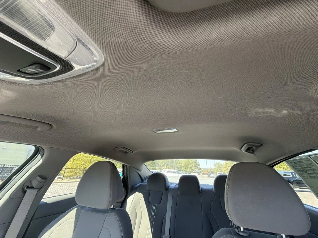 Used 2023 Black Hyundai SEL image 13