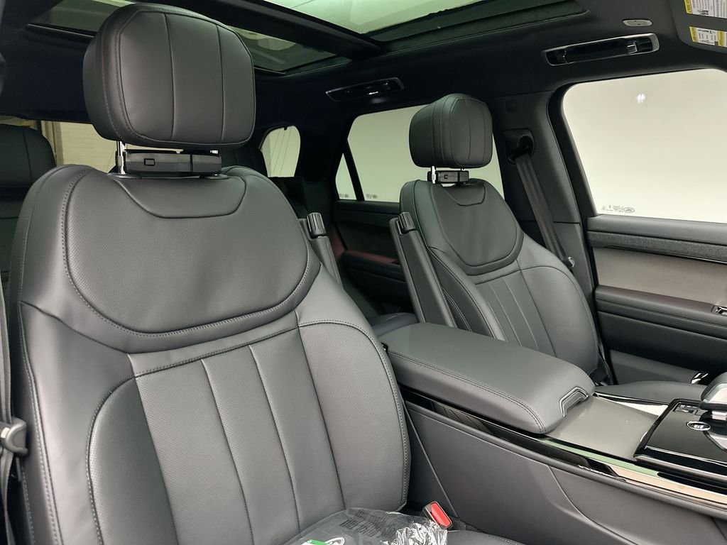 New 2027  Land Rover SE image 6