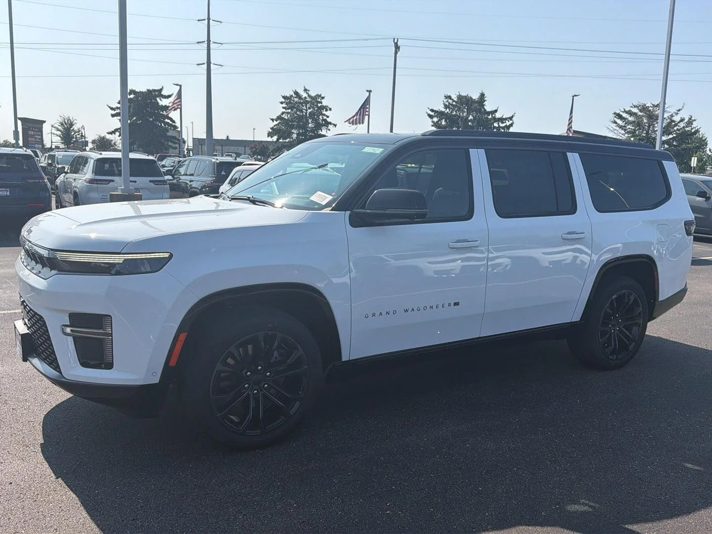 New 2026 Bright White Clear-Coat Exterior Paint Jeep Summit Reserve image 1