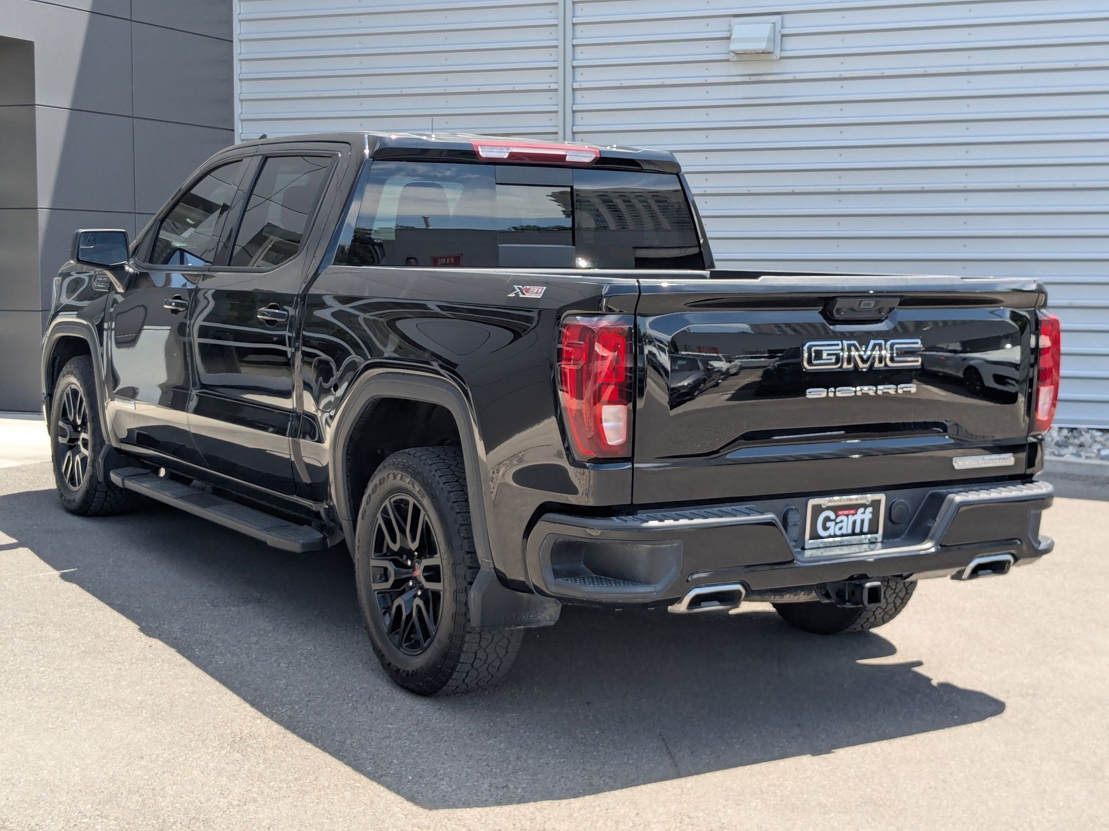Used 2024 Onyx Black Metallic GMC Elevation image 7