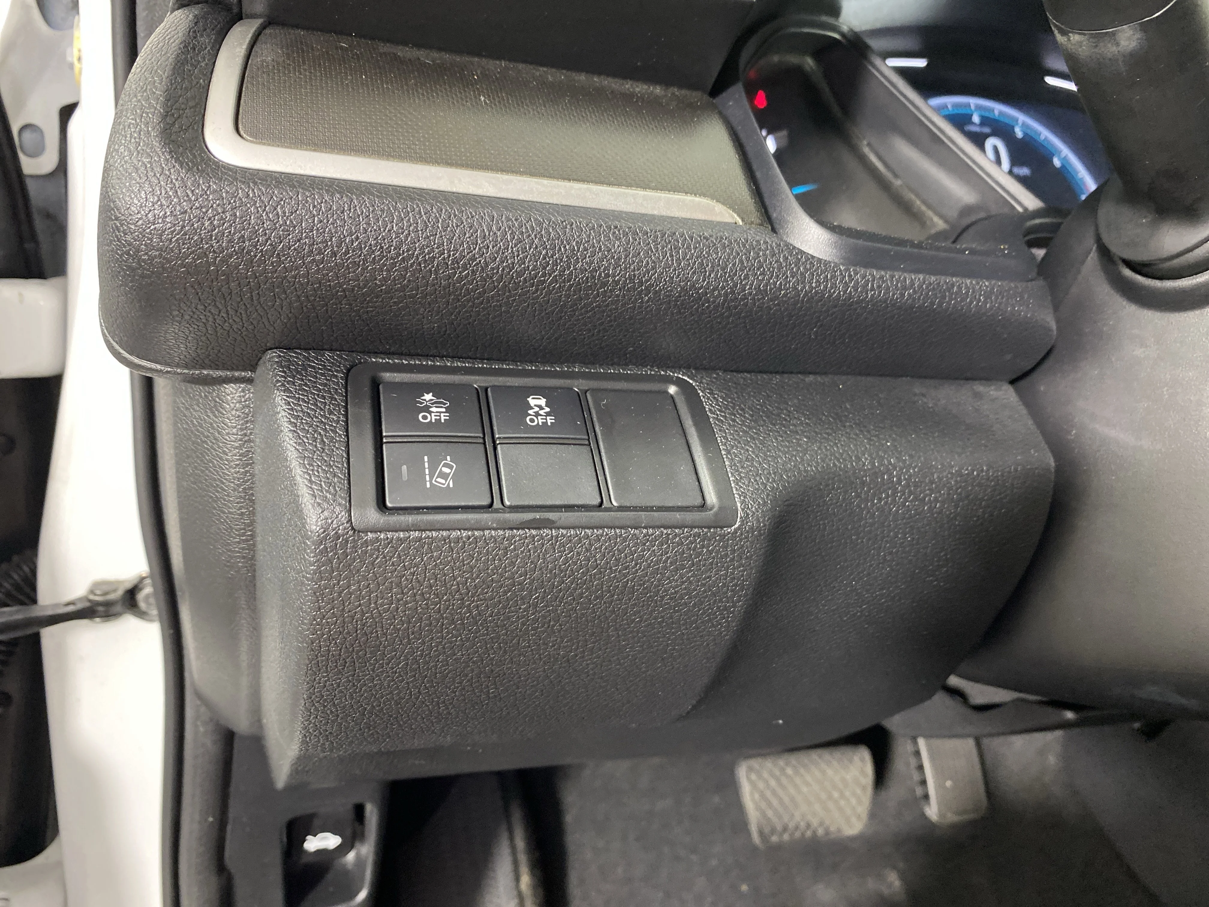 Used 2019 White Honda LX image 24