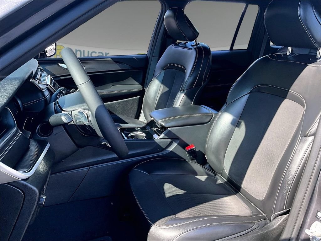 Used 2023 Gray Jeep Altitude X image 10