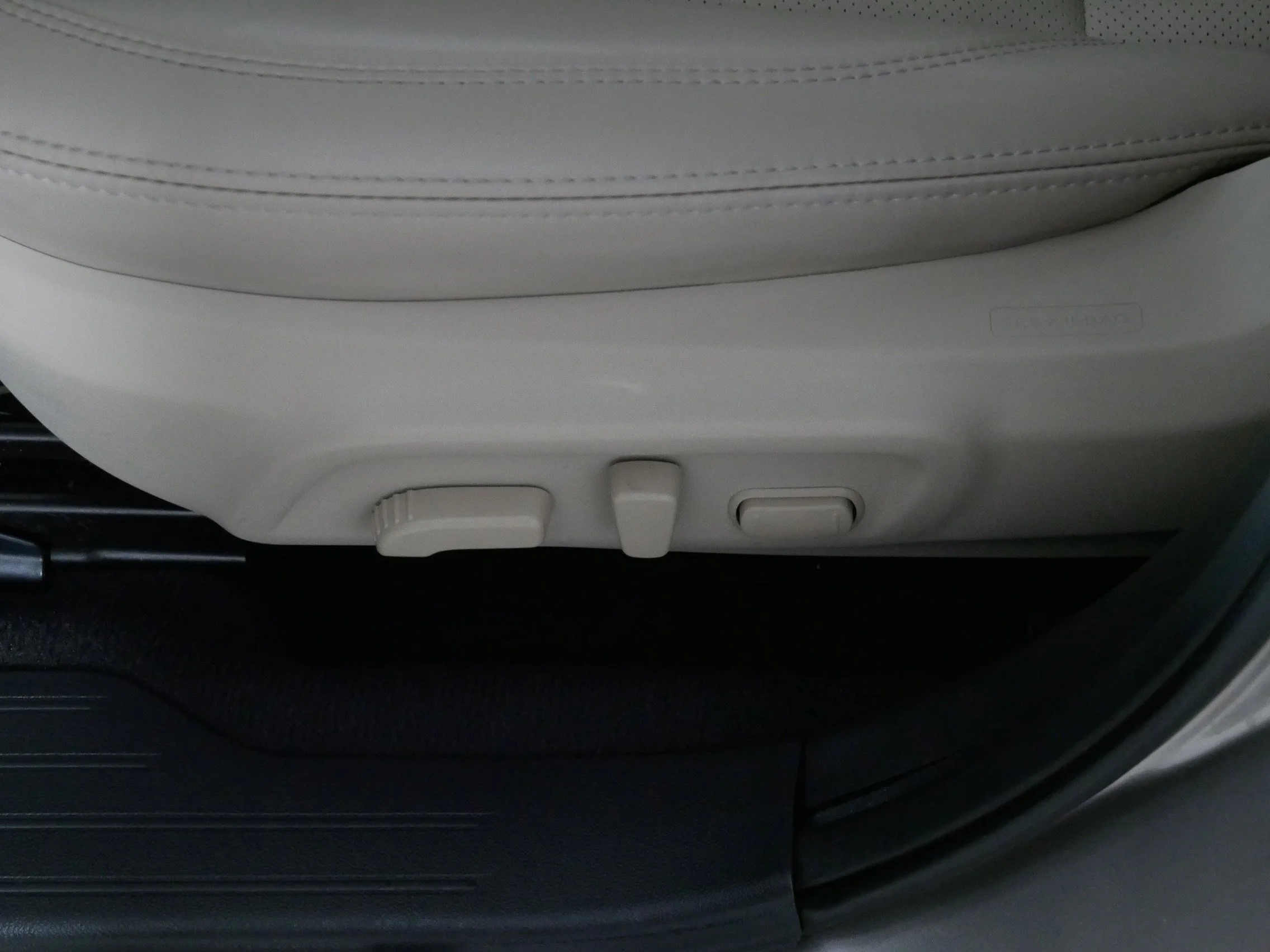 Used 2018 Tungsten Metallic Subaru Limited image 20