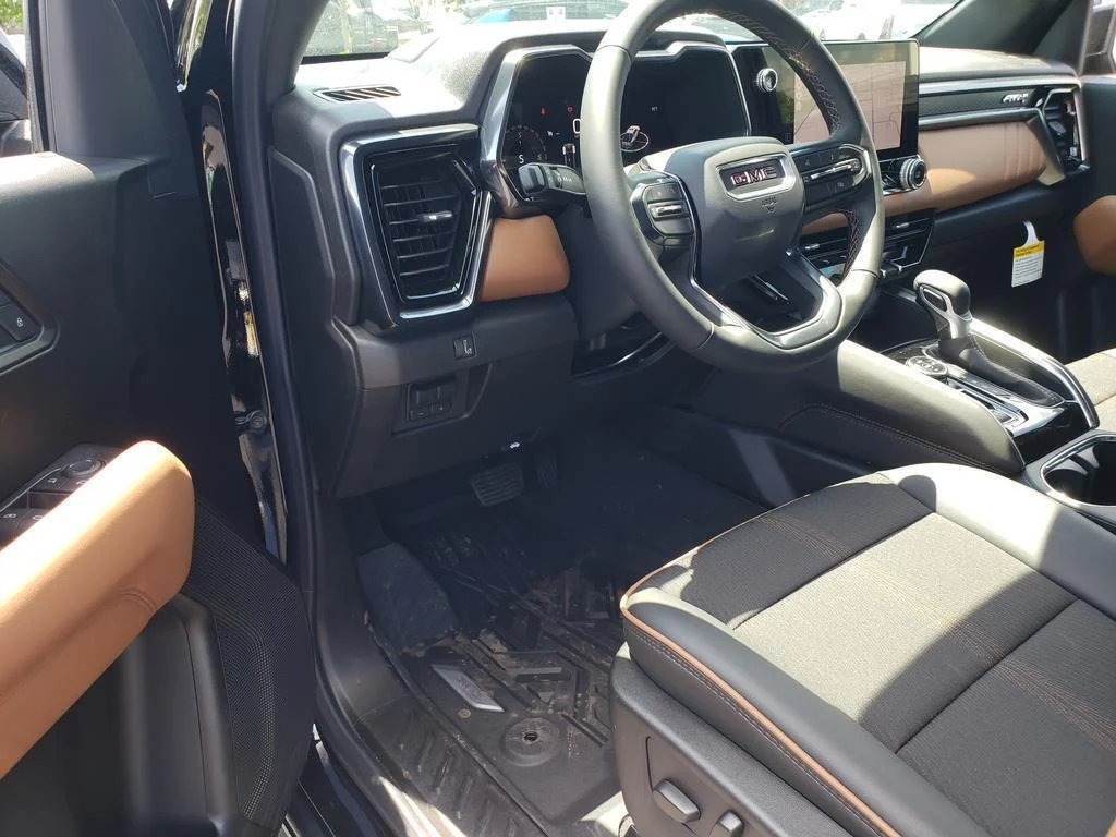 New 2026 Onyx Black GMC 4WD AT4 image 9